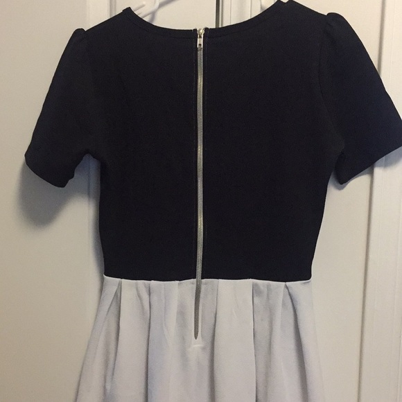 LuLaRoe Amelia - Picture 2 of 2